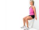 Faceți exerciții „scaun înalt pe perete” pentru pierderea în greutate, întărirea picioarelor și a feselor